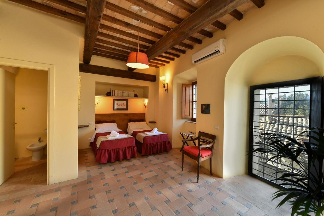 Castello Costaguti Hotel Roccalvecce ภายนอก รูปภาพ