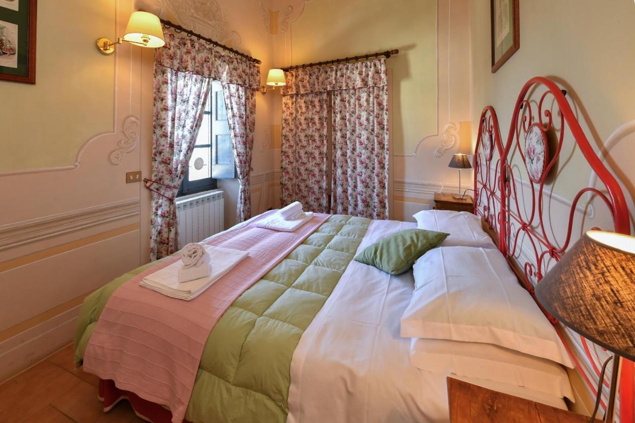 Castello Costaguti Hotel Roccalvecce ภายนอก รูปภาพ