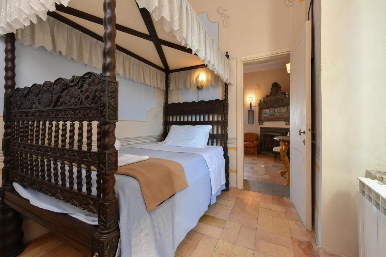 Castello Costaguti Hotel Roccalvecce ภายนอก รูปภาพ